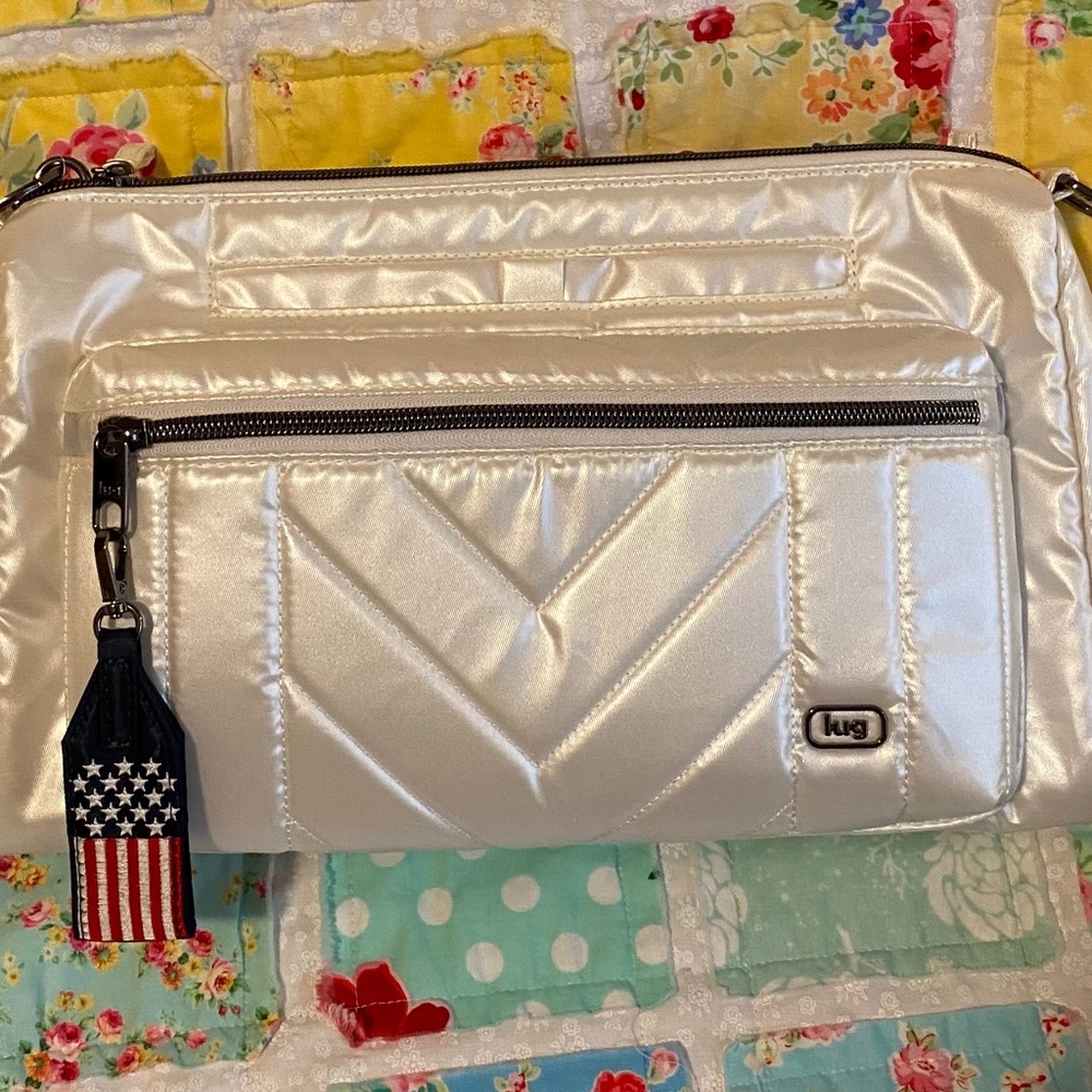 Lug Stretch LE in Metallic Diamond New with tags